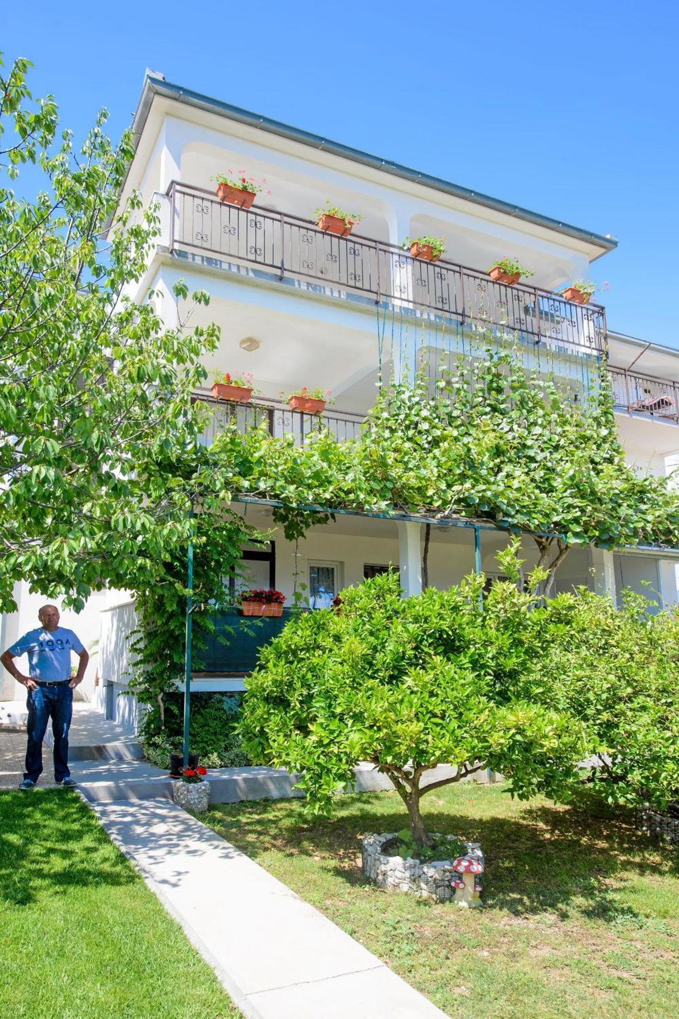 Apartments With A Parking Space Kastel Stafilic, Kastela - 21948 Exteriör bild